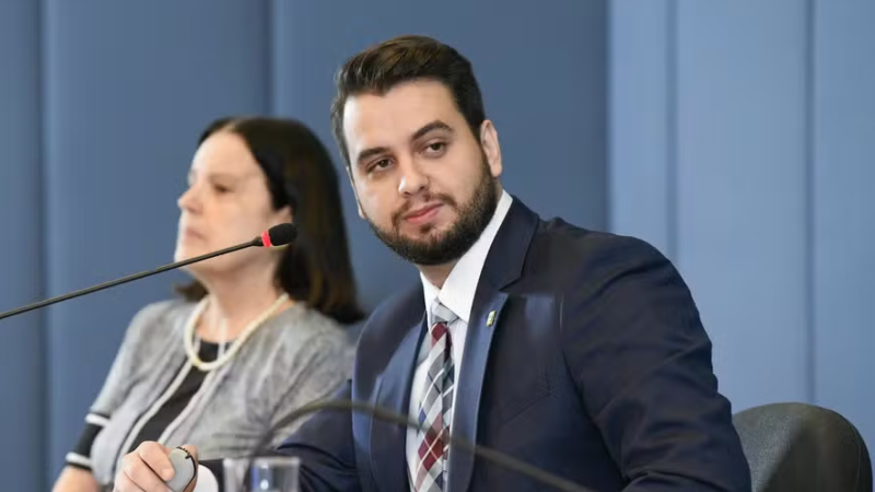 Filipe Martins nega conhecer minuta do golpe e reunião com comandantes