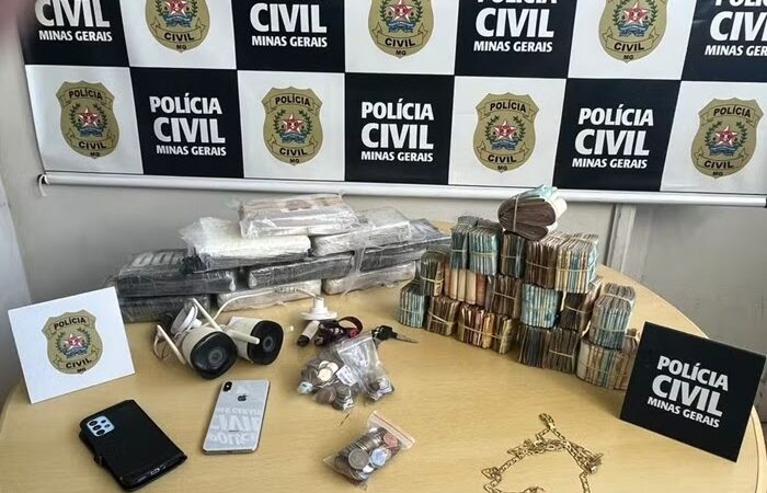 Polícia Civil apreende drogas e mais de R$ 170 mil em operação de combate ao tráfico, em Curvelo