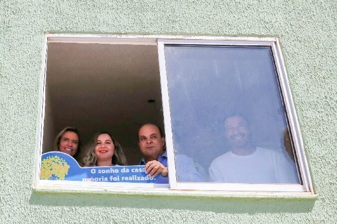 Ibaneis Rocha entrega 704 moradias no Itapoã Parque e anuncia duplicação de via para melhorar mobilidade na Região