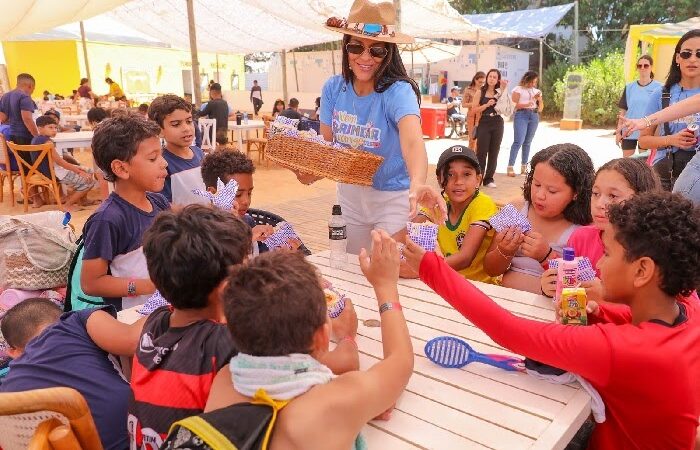 Vem Brincar Comigo leva crianças em situação de vulnerabilidade para um dia de diversão no complexo Na Praia