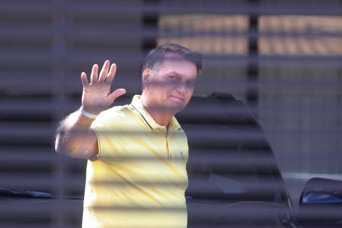 Para ir a julgamento no STF, Bolsonaro deve pedir autorização a Moraes