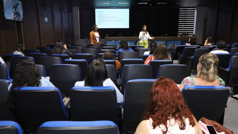 Seminário sobre aleitamento materno oferece mais de 30 palestras