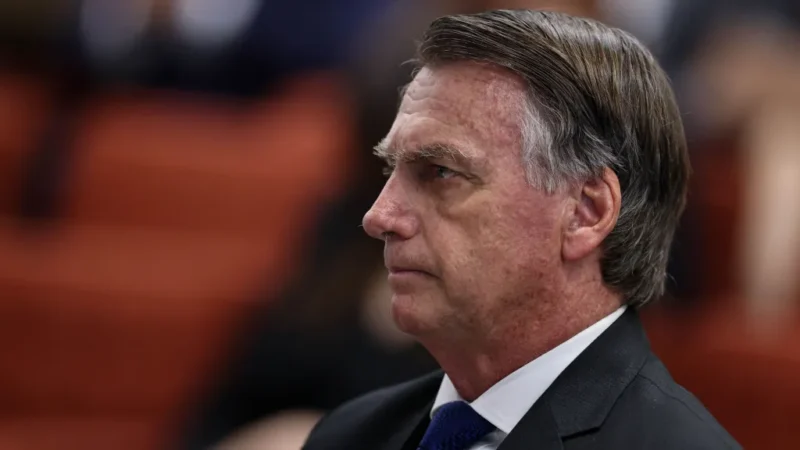 Carro diplomático serviria de asilo a Bolsonaro? Entenda