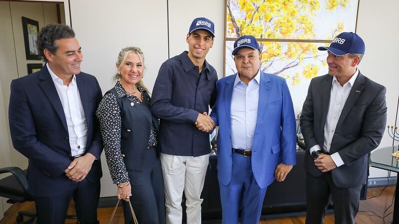 Ibaneis Rocha recebe piloto Gabriel Bortoleto e anuncia reabertura do Autódromo com prova da Stock Car