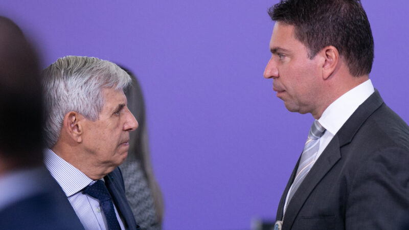 Advogado de Heleno nega relação com Ramagem: “Escolha do presidente”