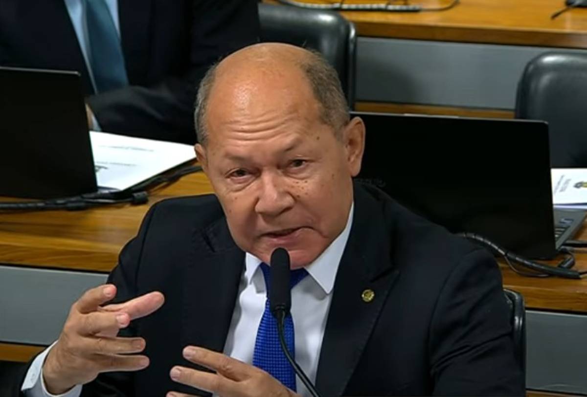 CPMI do INSS: deputado comete gafe ao acusar Lula de homofobia; vídeo
