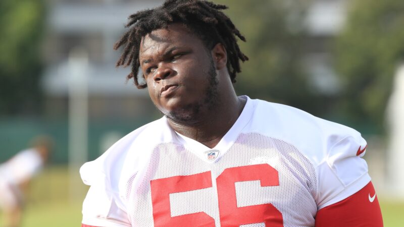 Calouro de 210 kg é dispensado da NFL por não atingir metas físicas