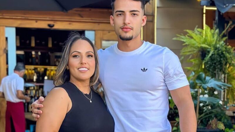 Mãe de criador de conteúdo adulto atualiza estado de saúde do filho