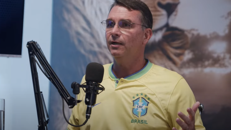 Aliados prestam solidariedade a Flávio após assalto à casa da família