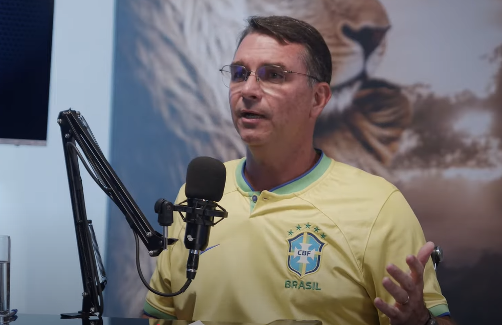 Aliados prestam solidariedade a Flávio após assalto à casa da família