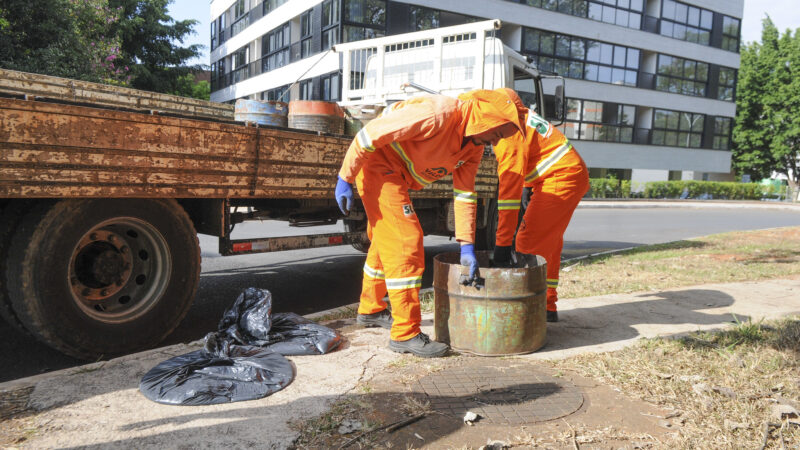 Coleta de resíduos de caixa de gordura protege meio ambiente e evita entupimentos no DF