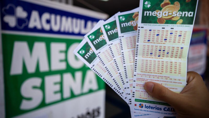 Mega-Sena acumula e prêmio vai a R$ 8 milhões. Confira os números