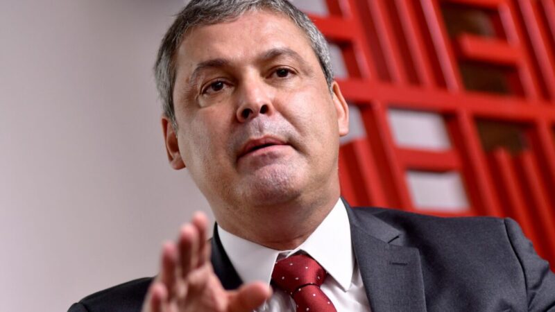 Lindbergh celebra decisão de Moraes sobre Bolsonaro: “Cerco se fecha”