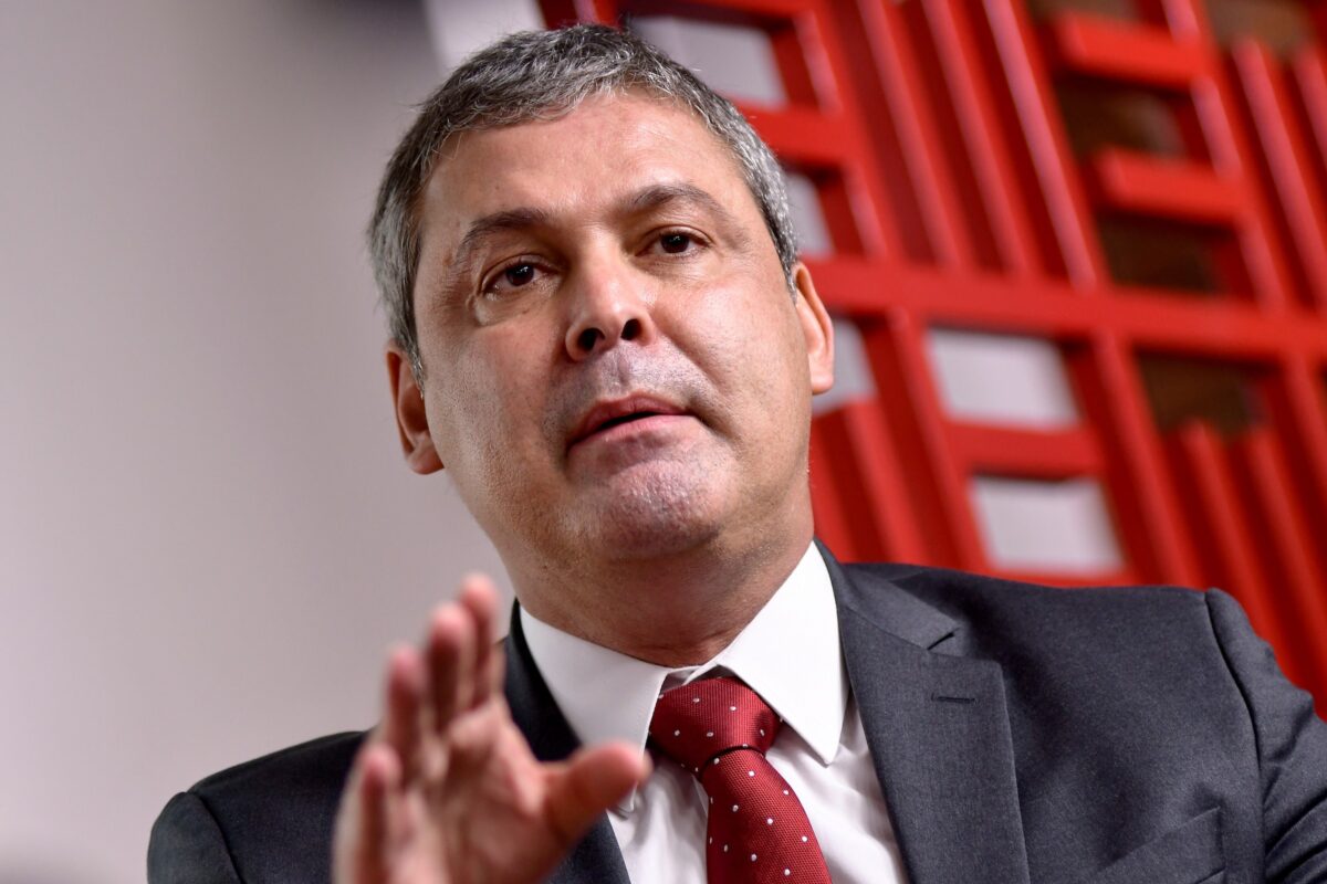 Lindbergh celebra decisão de Moraes sobre Bolsonaro: “Cerco se fecha”