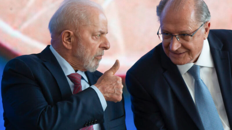 Luta contra tarifaço de Trump aprofunda ligação entre Alckmin e Lula