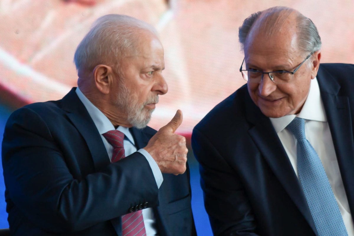 Luta contra tarifaço de Trump aprofunda ligação entre Alckmin e Lula