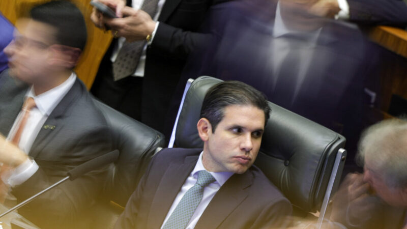 PEC da Blindagem implode após sugestão de texto paralelo