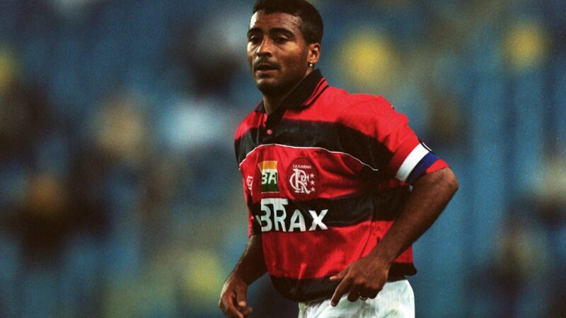 “À la Romário”: ex-jogador posta gol de Pedro e exalta atacante. Veja
