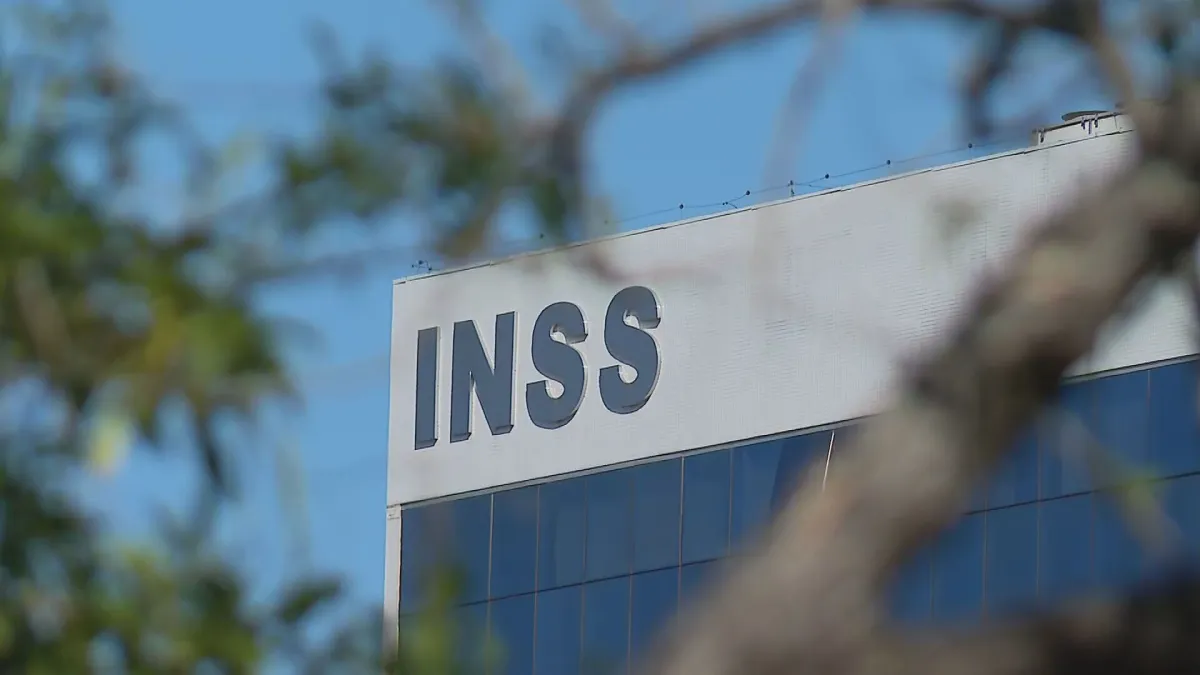 Senado aprova MP para diminuir fila no INSS com bônus a servidores
