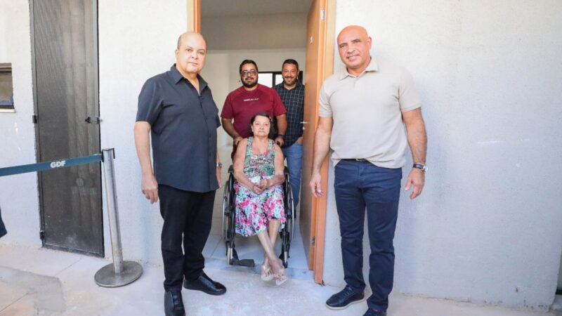 Mais 140 famílias recebem as chaves da casa própria no Sol Nascente