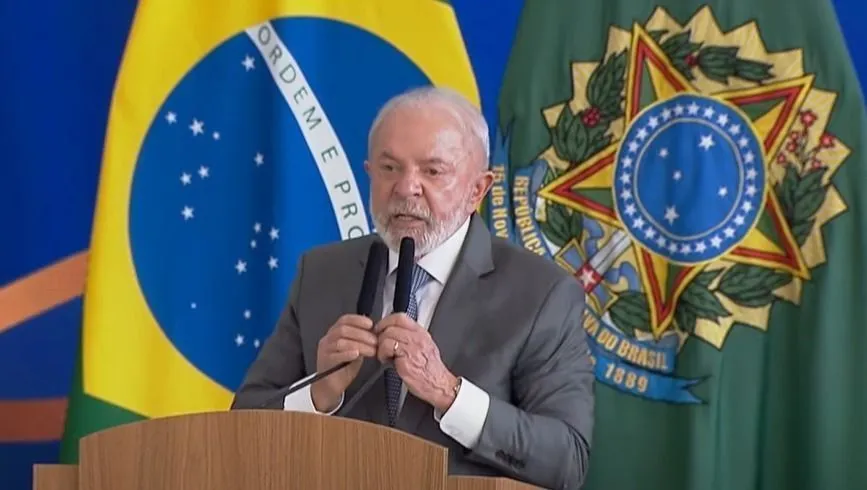 Lula cobra Congresso: “Não é possível fazer educação de graça”