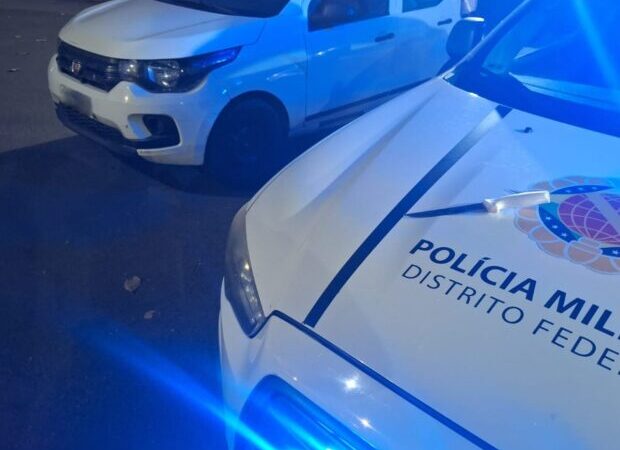 PM prende dupla por roubo de veículo após rastreamento no DF