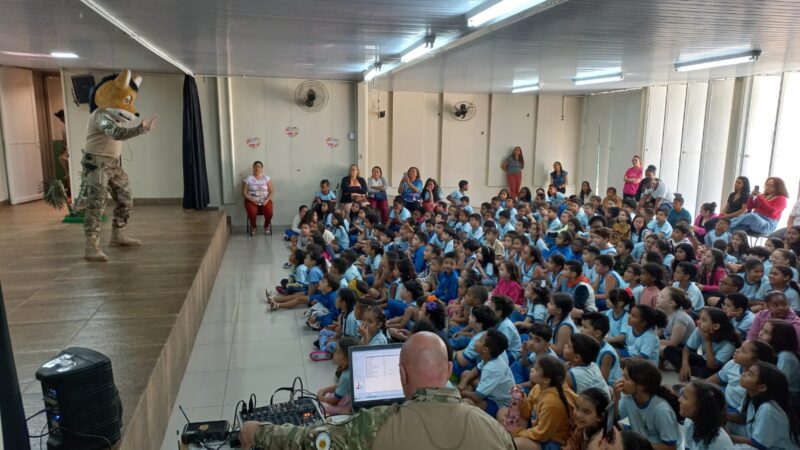 Programa Lobo Guará leva educação ambiental a alunos e professores