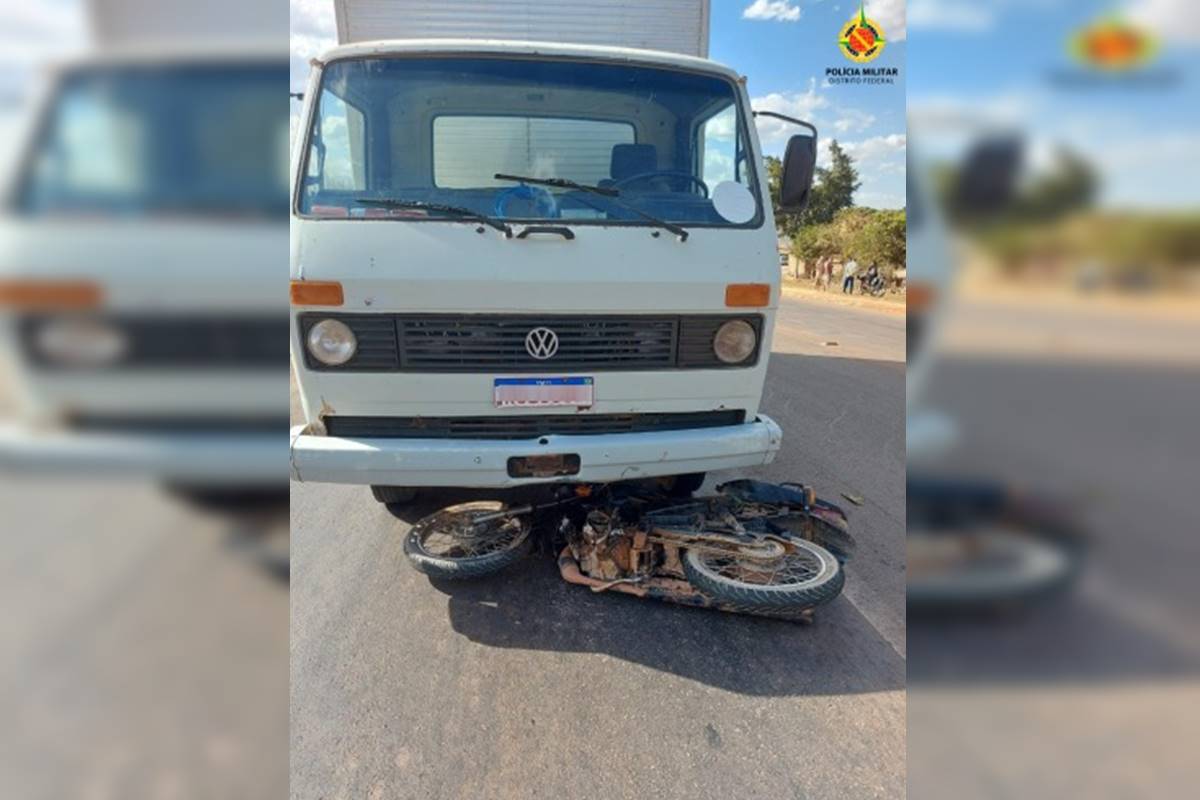 Motociclista de 34 anos morre em acidente com caminhão no DF