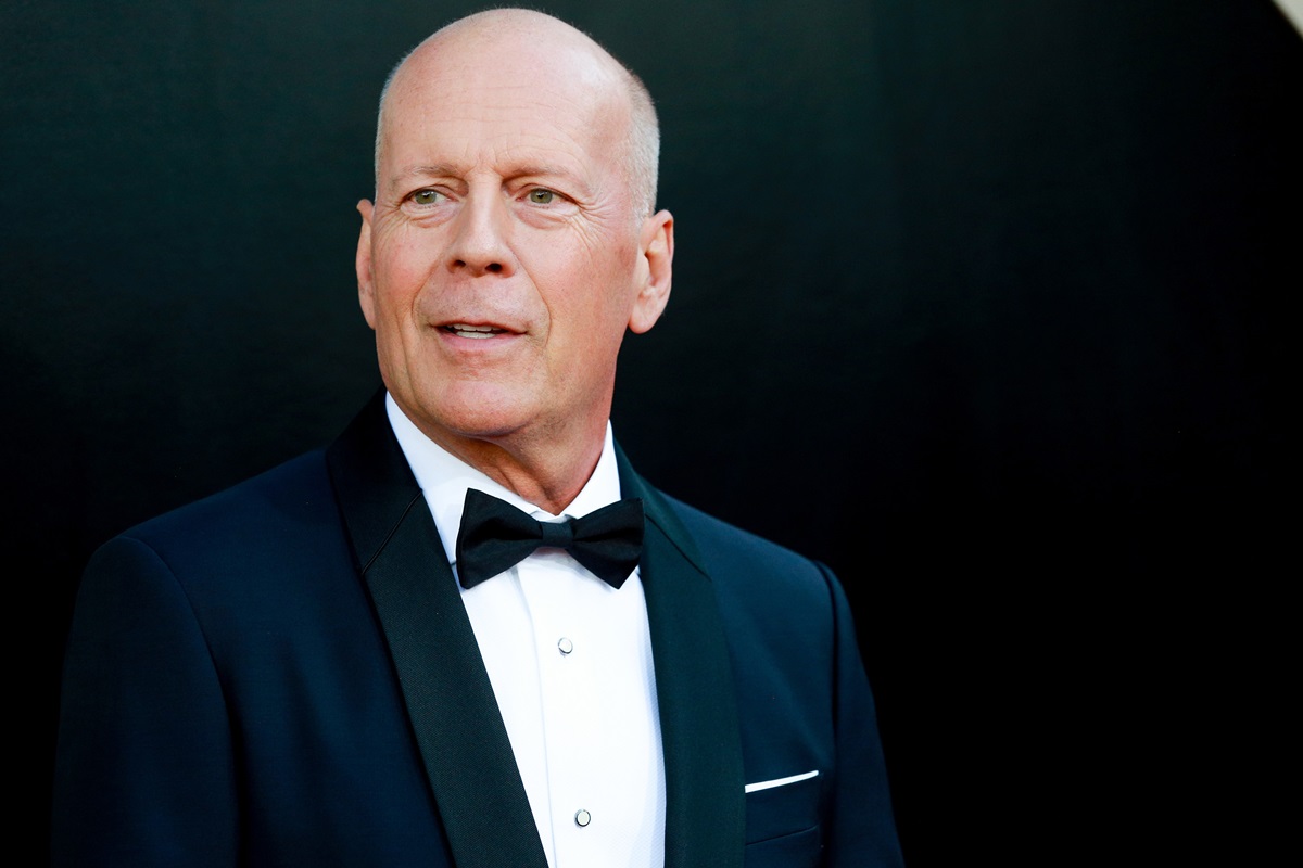 Com demência avançada, Bruce Willis está vivendo em casa de apoio
