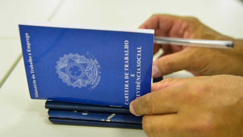 DF tem 700 vagas, com salários de até R$ 3,5 mil, nesta terça (26/8)