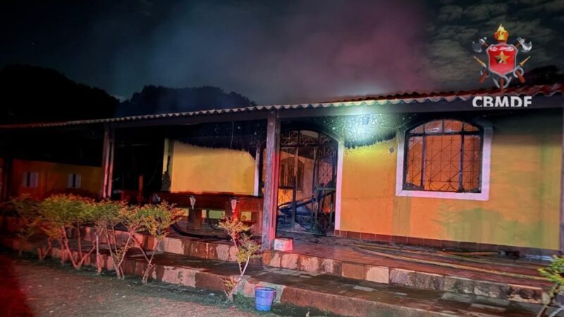 Internos ficaram trancados durante incêndio em clínica clandestina