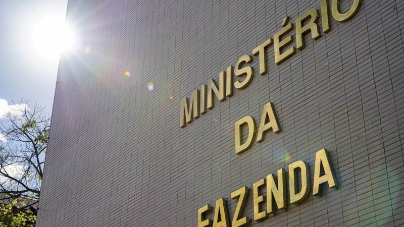 Orçamento de 2026 prevê salário mínimo de R$ 1.631