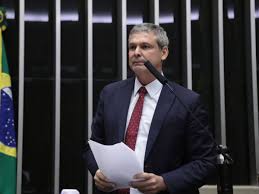 Lindbergh pede abertura de inquérito no STF contra família Bolsonaro