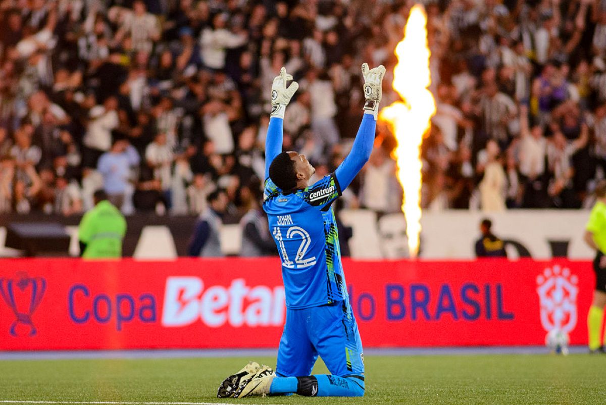 Goleiro do Botafogo volta a ser especulado em time da Premier League