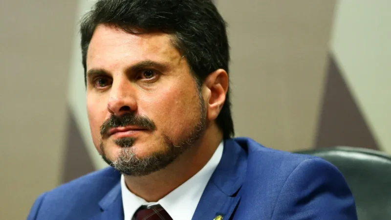 PF indicia Marcos do Val por obstrução e corrupção de menor