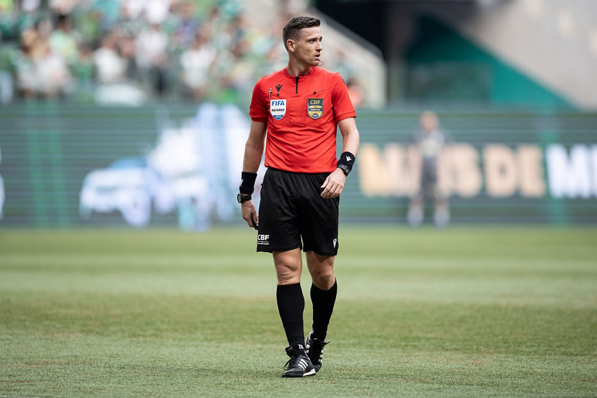Diretor do Cruzeiro reclama de árbitro escolhido para clássico; veja