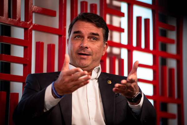 Flávio Bolsonaro sobre julgamento no STF: “Linchamento judiciário”