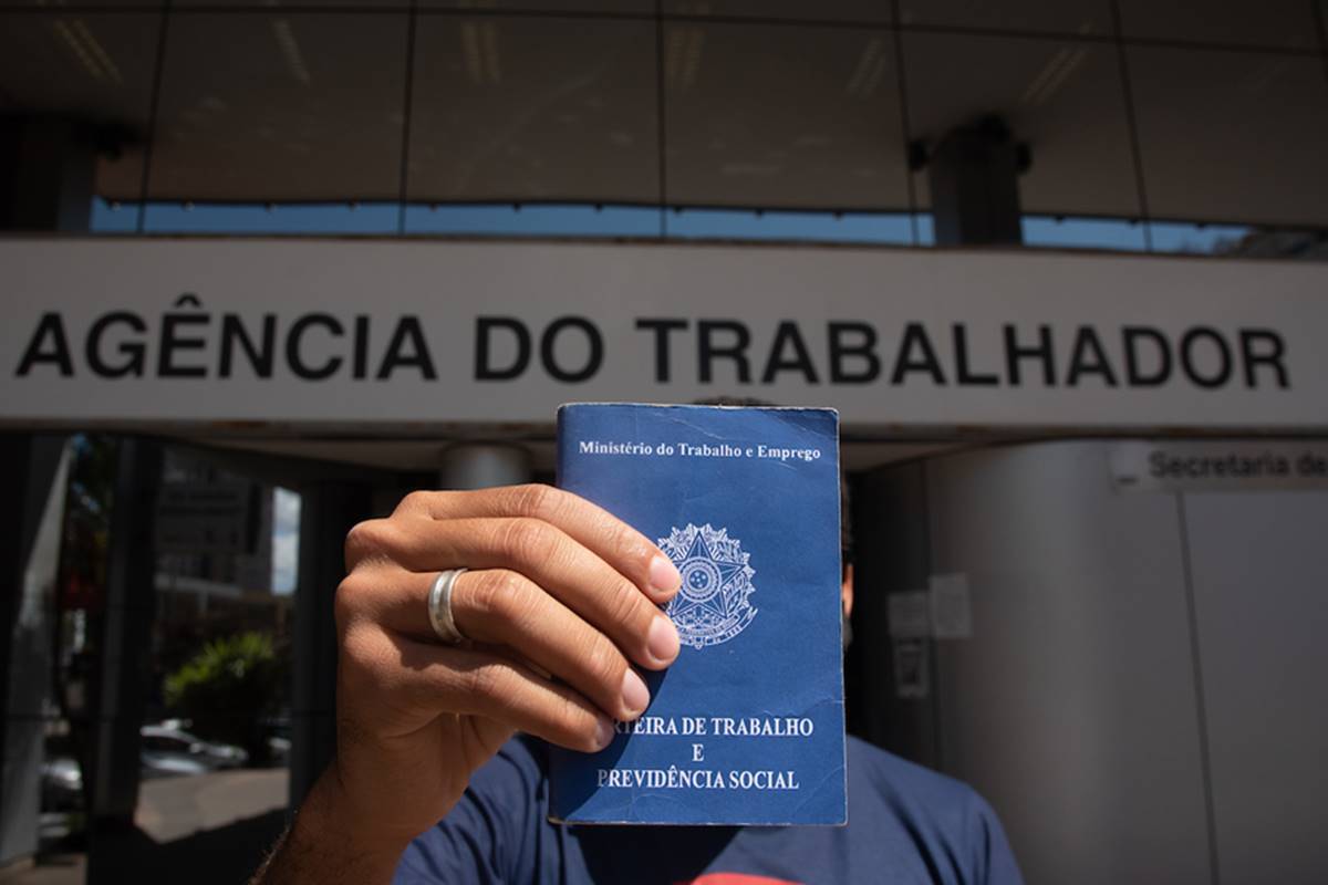 Vagas de emprego: DF tem 842 oportunidades e salários de até R$ 4 mil