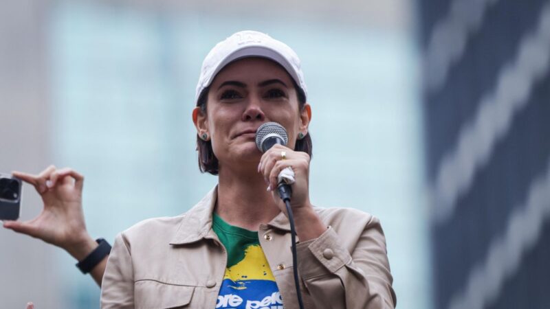 “Você já fez história”, diz Michelle sobre Bolsonaro após condenação