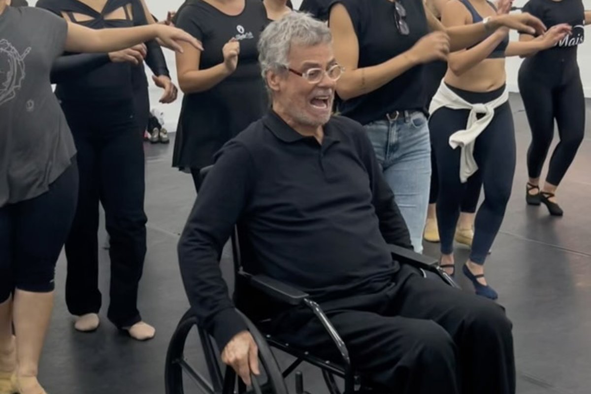 Carlinhos de Jesus fala sobre doença que o deixou de cadeira de rodas