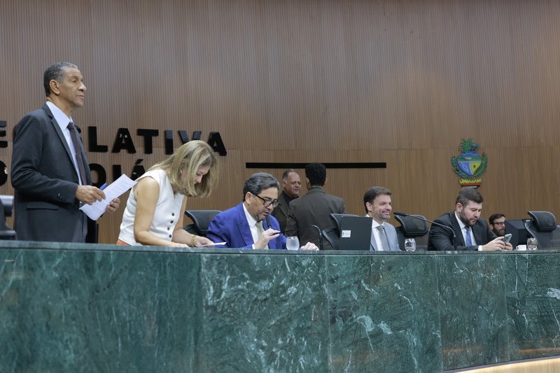 Plenário aprova duas atualizações em normas da Casa de Leis