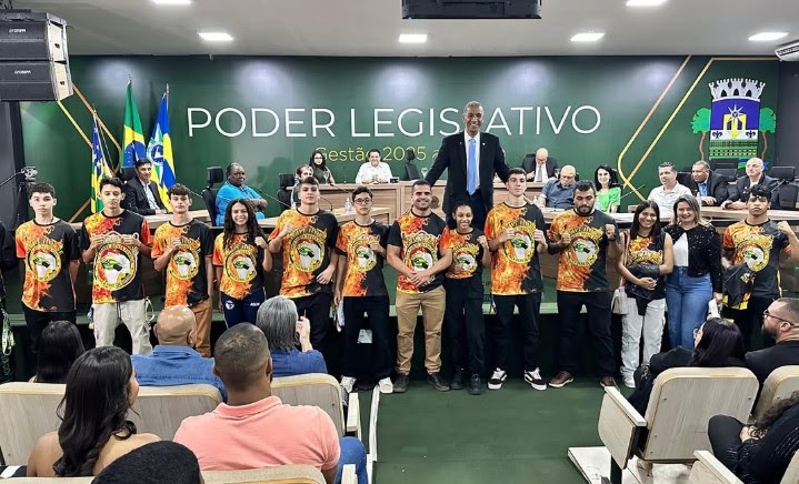 Sessão Solene em Valparaíso de Goiás Celebra Atletas e Cronistas