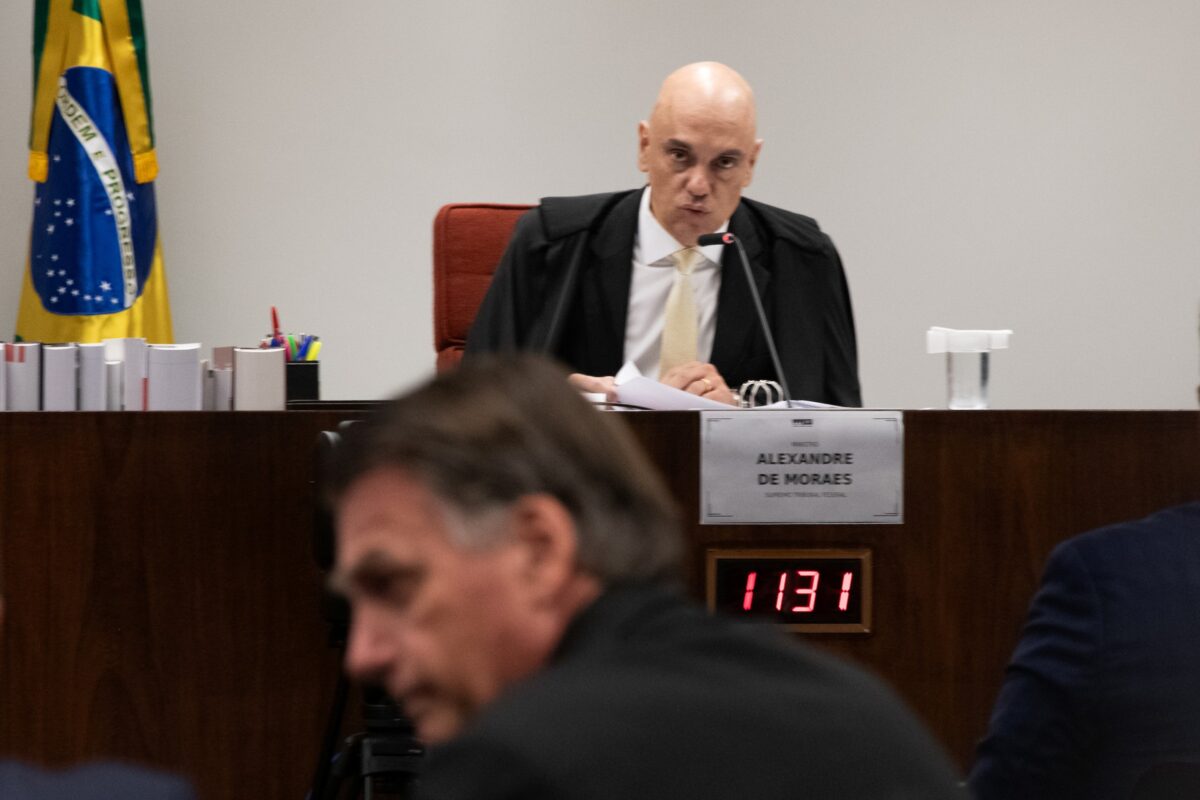 Voto de Moraes marca a retomada do julgamento de Bolsonaro no STF