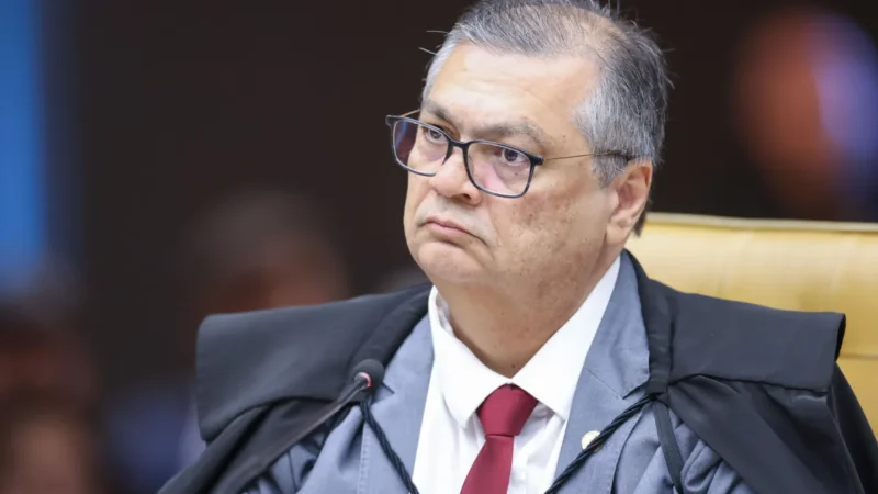 Dino pede ação da PF após sofrer ameaças violentas nas redes sociais