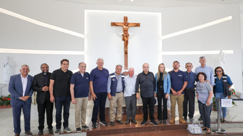 Ibaneis inaugura reforma da Praça Padre Roque e autoriza obras viárias