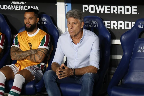 Presidente do Fluminense diz ter ficado surpreso com saída de Renato