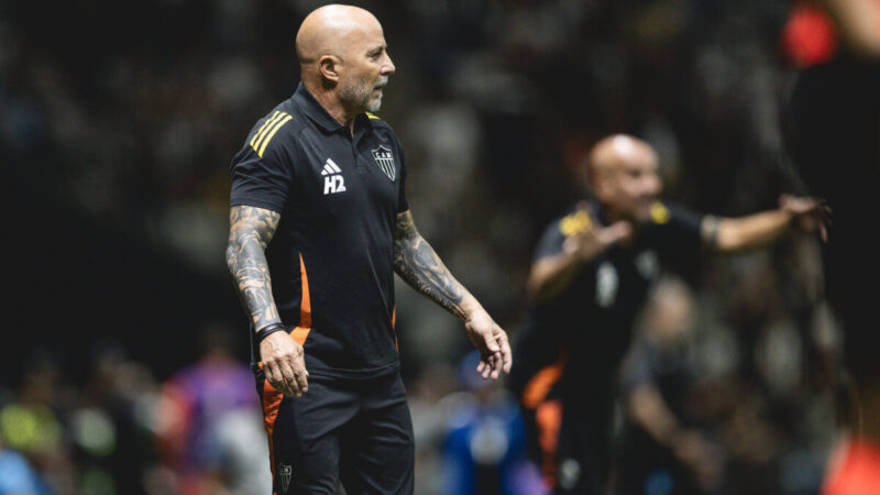 Após classificação, Sampaoli fala sobre recuperar Hulk; confira