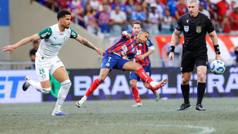 Arbitragem relata má qualidade do gramado da Arena Fonte Nova; veja