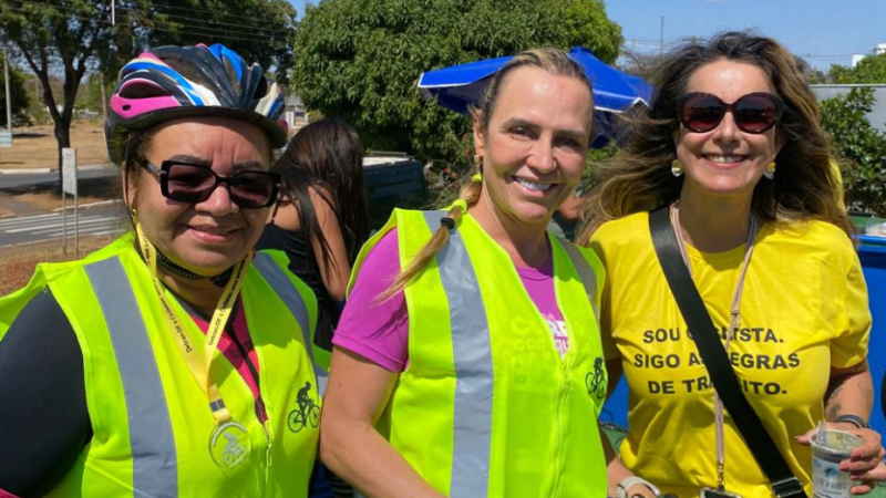 Passeio ciclístico reúne mais de 300 pessoas no Riacho Fundo II