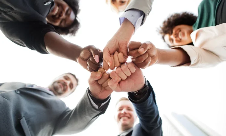 Para influenciar pessoas, use 6 frases, diz especialista em liderança: ‘Palavras fazem a diferença’